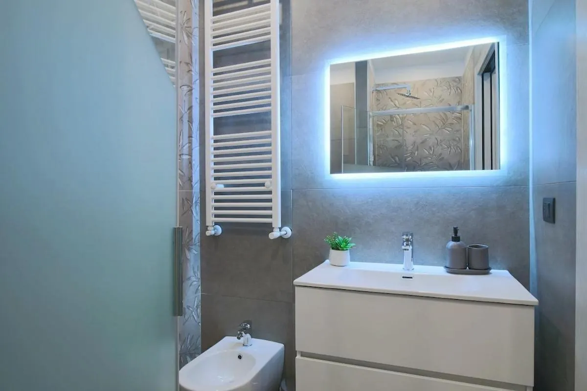 Apartamento Wide & Bright 2 Bedroom Flat 50M From M4 Station Milão Itália