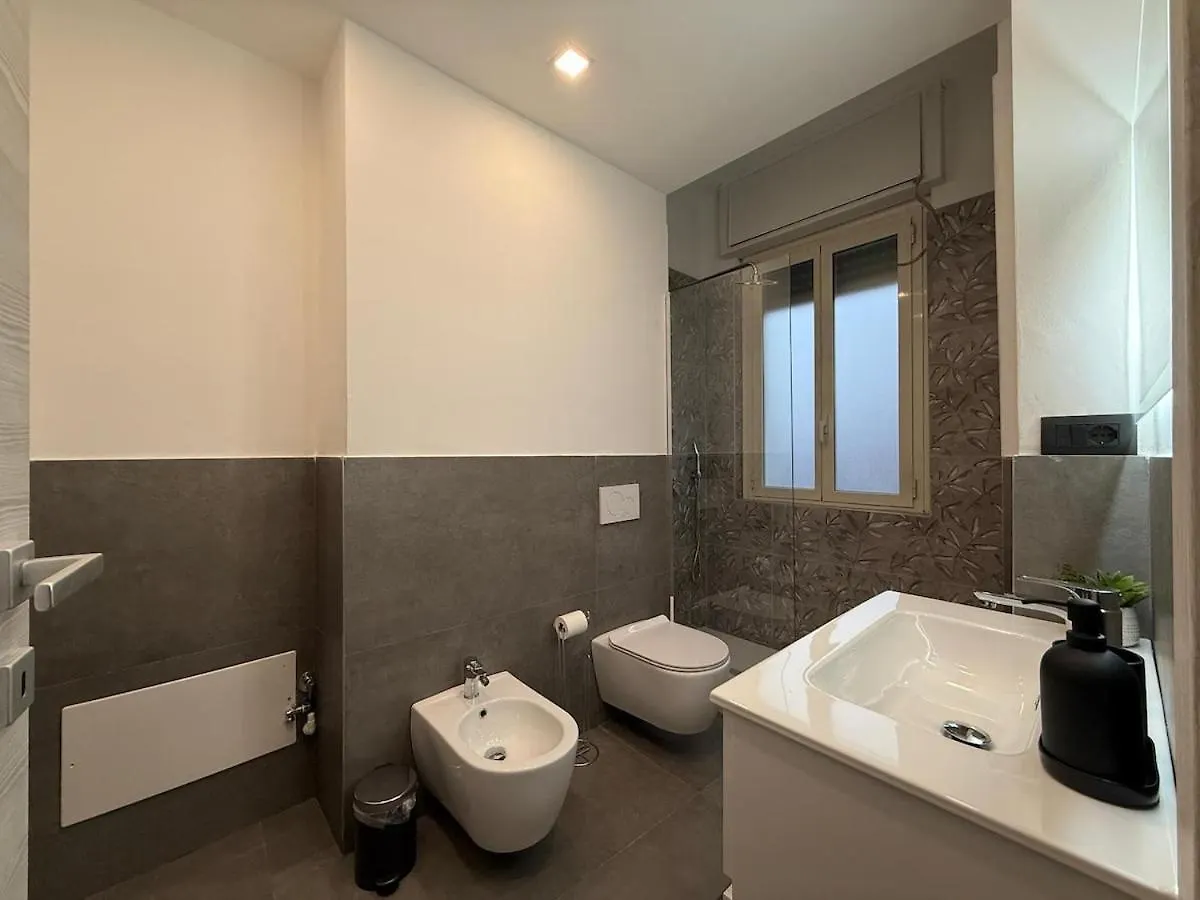 Wide & Bright 2 Bedroom Flat 50M From M4 Station Milão 0*,