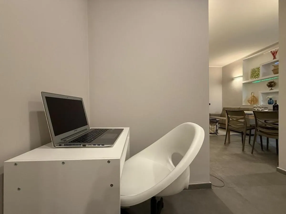 Wide & Bright 2 Bedroom Flat 50M From M4 Station Milão Itália