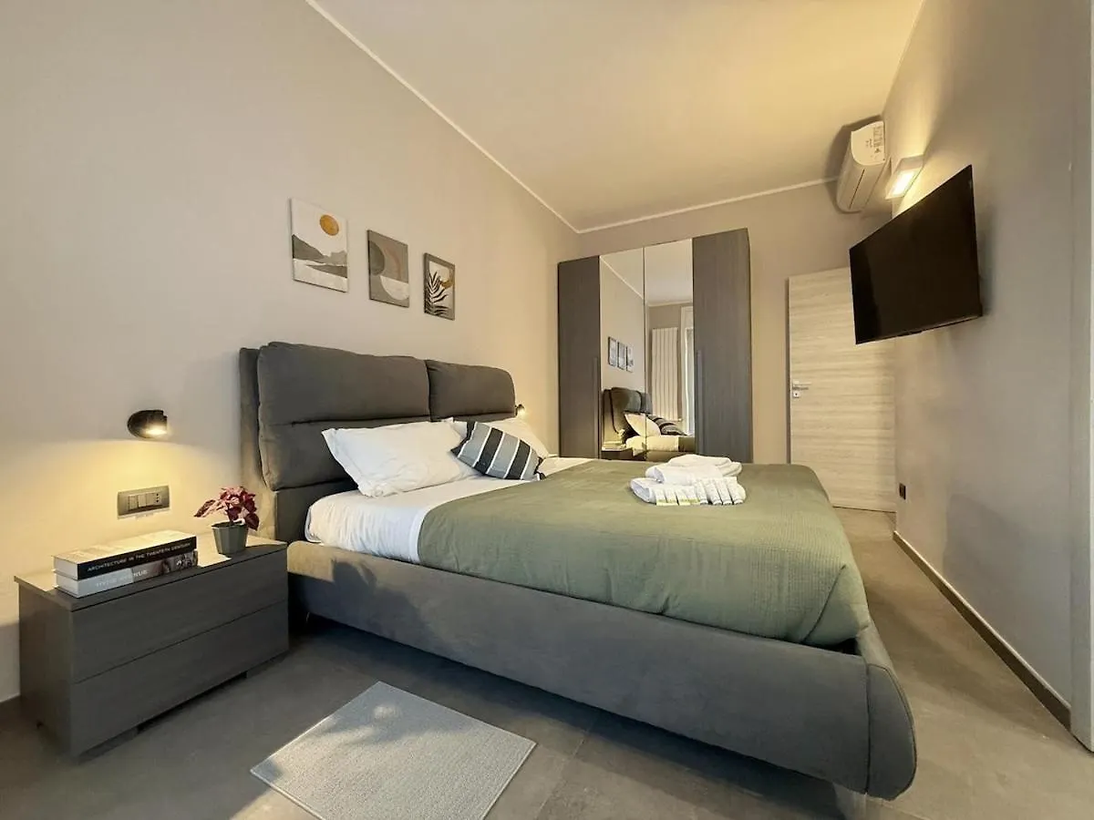Wide & Bright 2 Bedroom Flat 50M From M4 Station Milão Itália