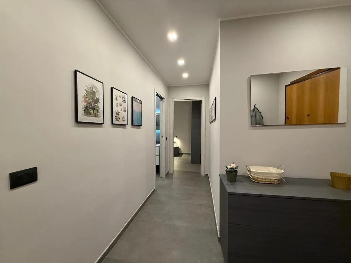 Wide & Bright 2 Bedroom Flat 50M From M4 Station Milão