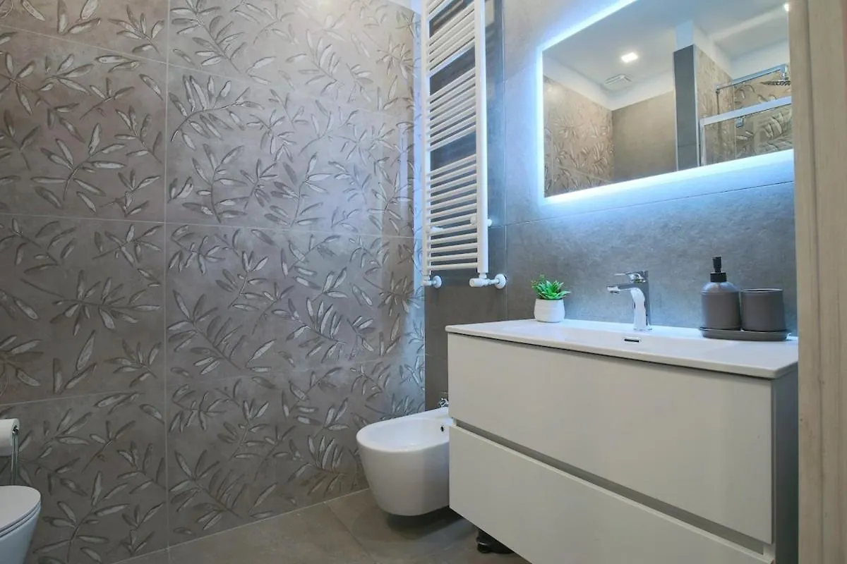 Apartamento Wide & Bright 2 Bedroom Flat 50M From M4 Station Milão